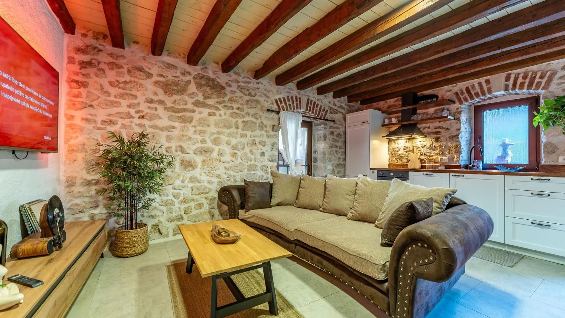Roman Style Stone Villa Lux Solis Nin 0*,