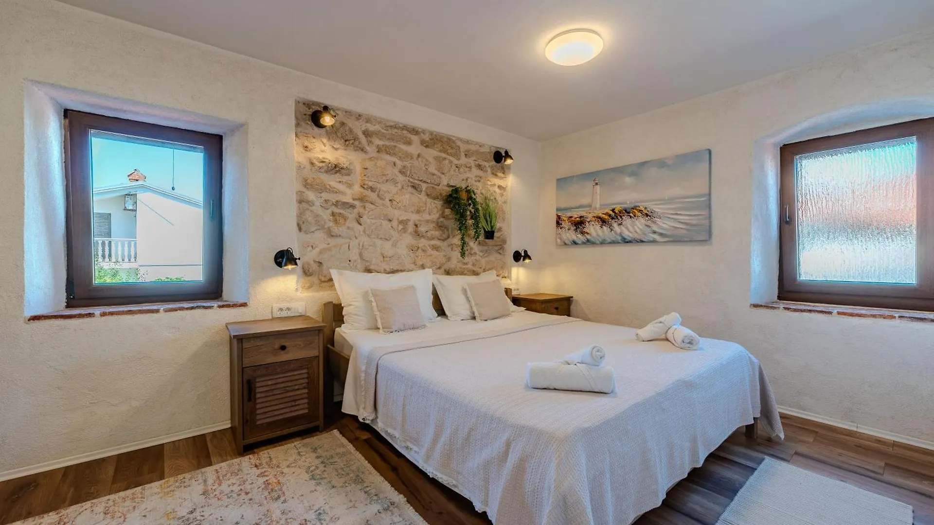 Roman Style Stone Villa Lux Solis Nin