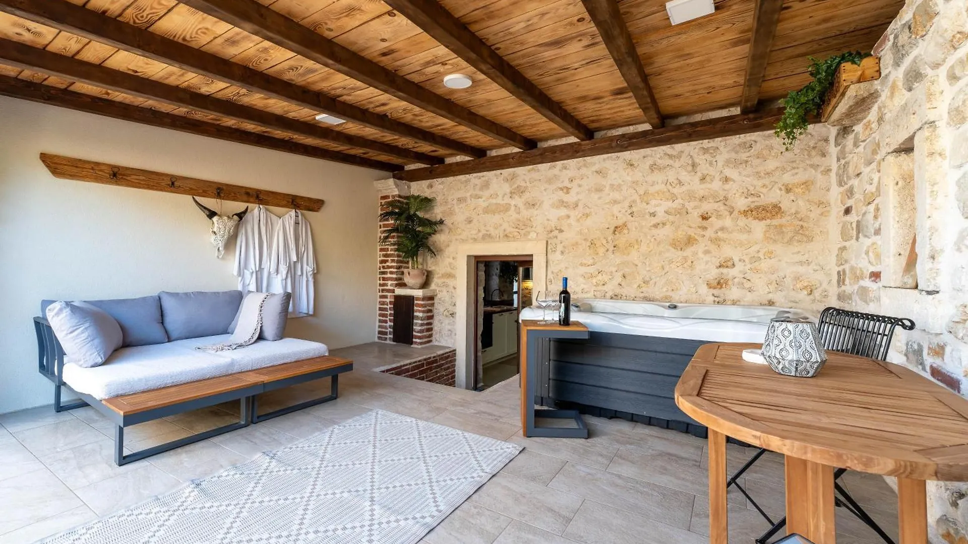 Roman Style Stone Villa Lux Solis Nin Croatie