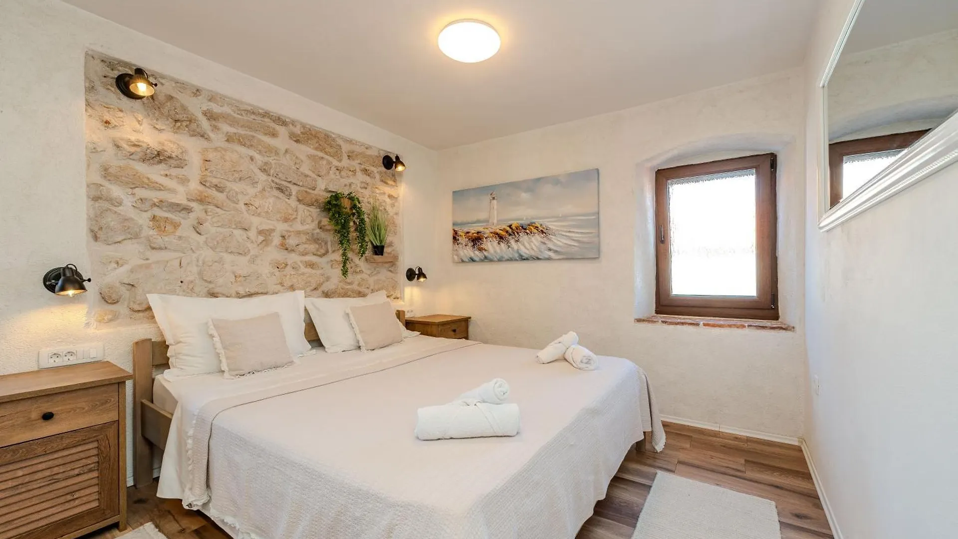 Roman Style Stone Villa Lux Solis Nin
